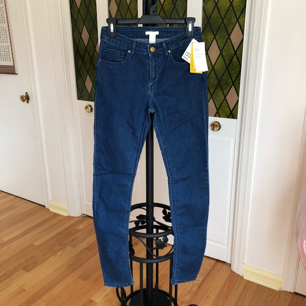 NWT Size 6 H&M Dark Wash Jeans